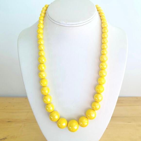Vintage Iridescent Yellow Graduated Plastic Beaded Necklace Bead Retro 60s - Picture 1 of 6